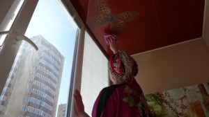 Срок службы натяжных потолков — что работает на этот фактор?